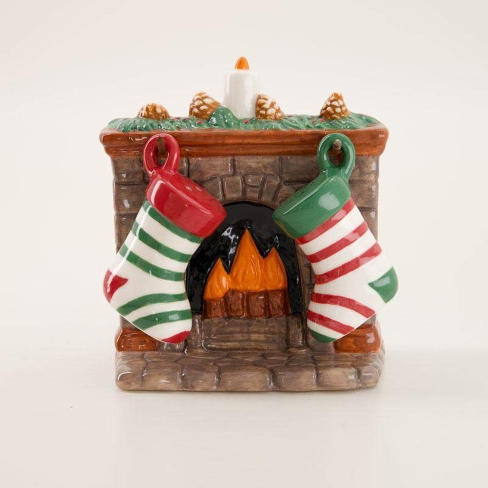 Stockings on Fireplace Salt and Pepper Set-Cracker Barrel Exclusive VHTF NIB